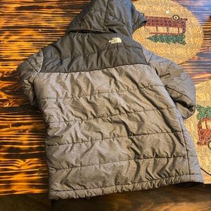 COPY - North face reversable  jacket size 10-12 boys great condition